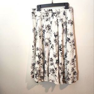 Who What Wear Black and White Floral Skirt